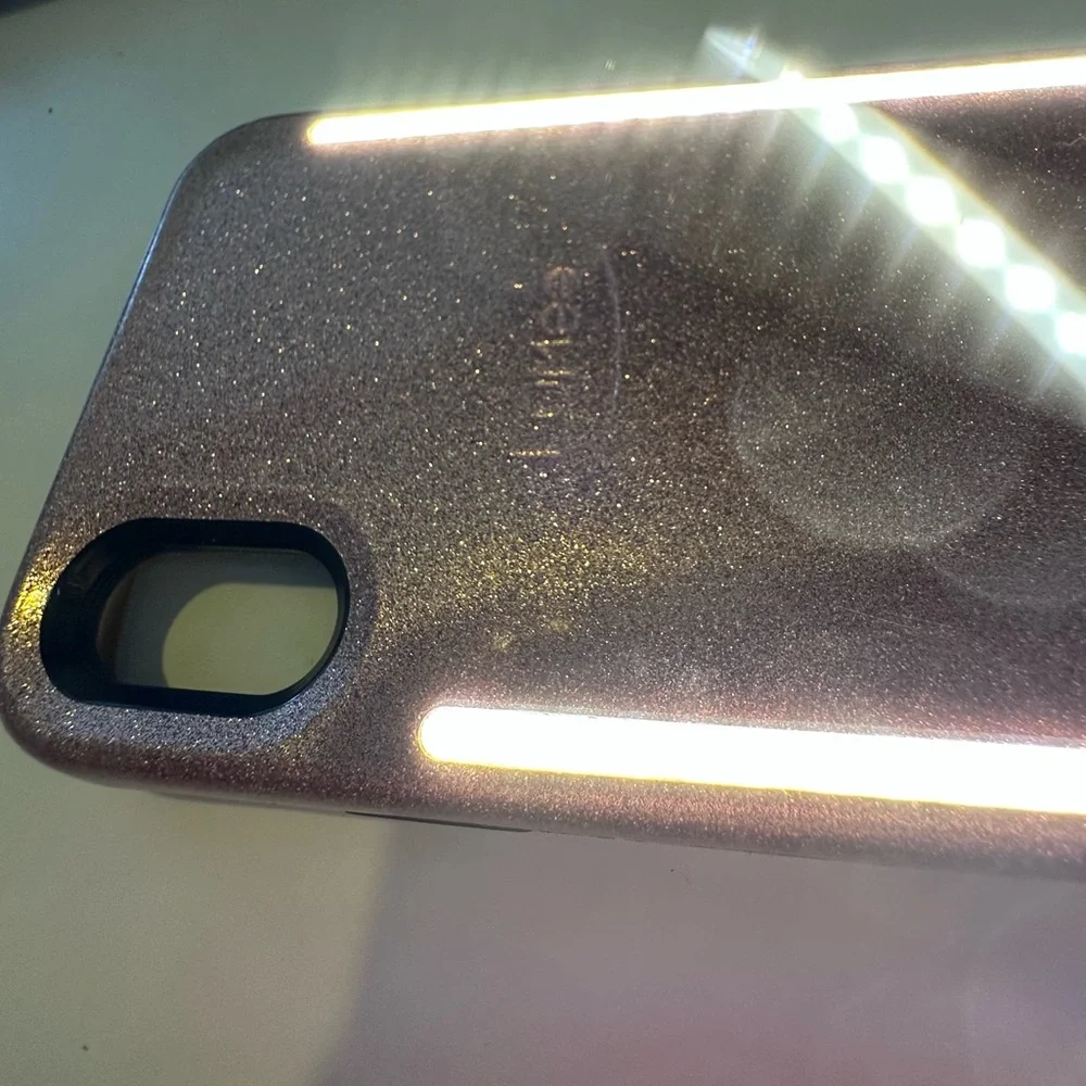 📱✨ Lights, camera, SELFIE 💁‍♀️💡💖  LuMee Pink Glitter Case for iPhone XR ✨📱